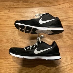 Nike size 8 tennis shoes